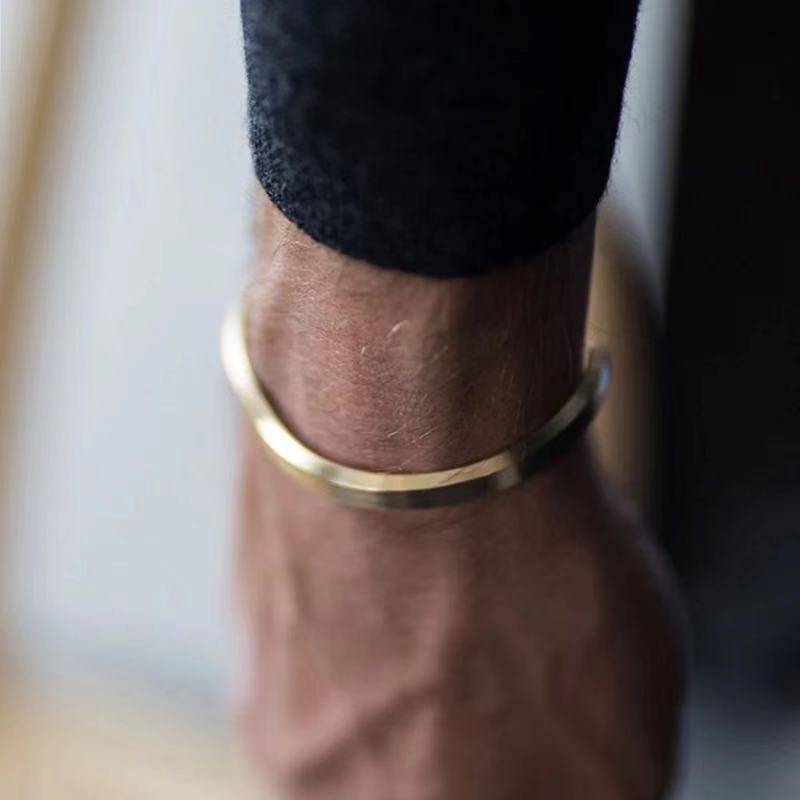 I Cuff Bracelet in Gold